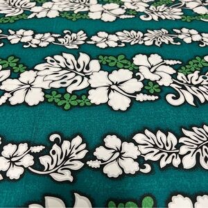 Hawaiian Fabric Sewing Quilting 43” x 1.94 Yards Tropical Hibiscus Florals